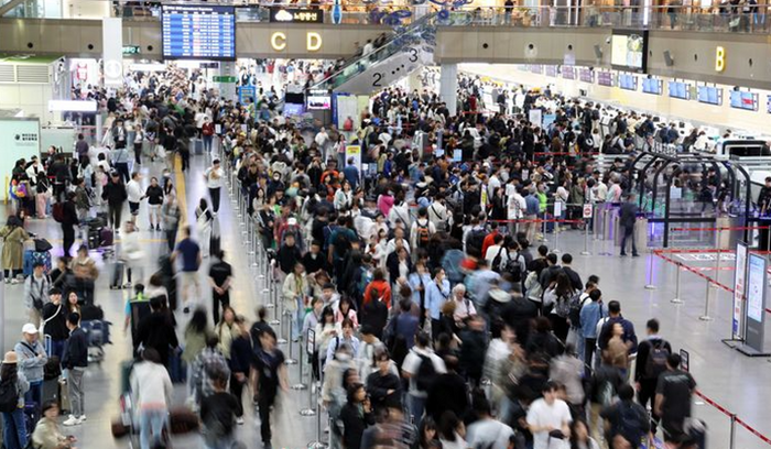지난해 5월 1일 부산 강서구 김해공항 국제선 출국장 풍경. ⓒ뉴시스