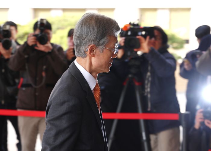 조희대 대법원장이 27일 서울 서초구 대법원으로 출근하고 있다. ⓒ연합뉴스