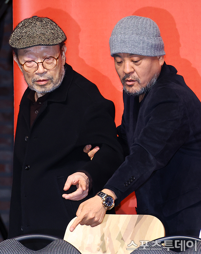 2026년 기대작: 연극 ‘불란서 금고’의 매력과 비하인드 공개!