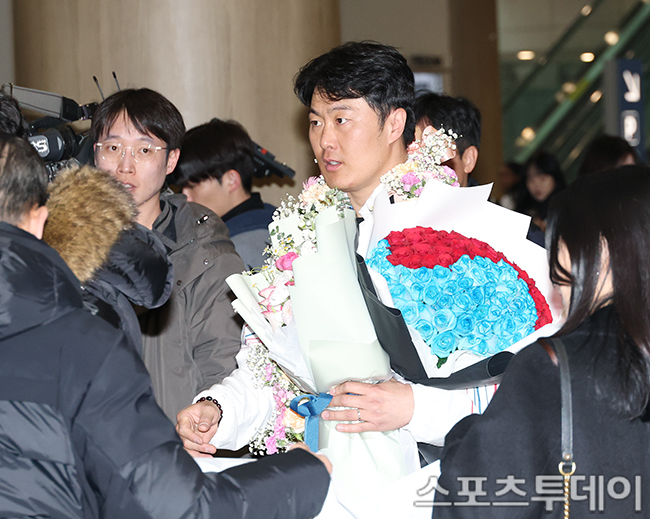 2026 Winter Olympics: Kim Sang-kyum Returns Home After Silver Medal Win in Snowboarding