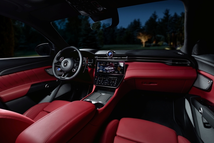 마세라티 그레칼레 내부.