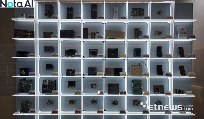 서울 삼성동 노타 사무실 내 디바이스팜. 노타에서 AI 최적화를 맡았던 디바이스가 모여있다. ⓒ박종진기자
