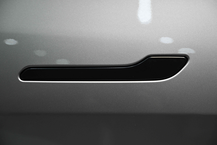 중국 베이징 쇼케이스에서 공개된 테슬라 모델 YL 손잡이. 사진=AFP 연합뉴스