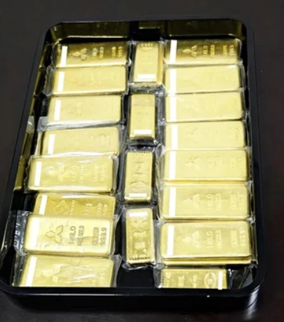 일본의 한 남성이 상수도관 노후화 대책에 사용해 달라며 오사카시 수도국에 금괴 21㎏을 익명으로 기부해 화제가 되고 있다. 사진은 기부한 금괴의 모습. 사진=오사카시 상수도국