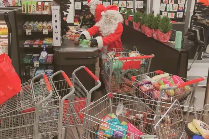 캐나다에서 의적을 자처한 단체가 식료품점에서 물건을 가져가고 있다. 사진=인스타그램(@Les Soulevements du Fleuve)