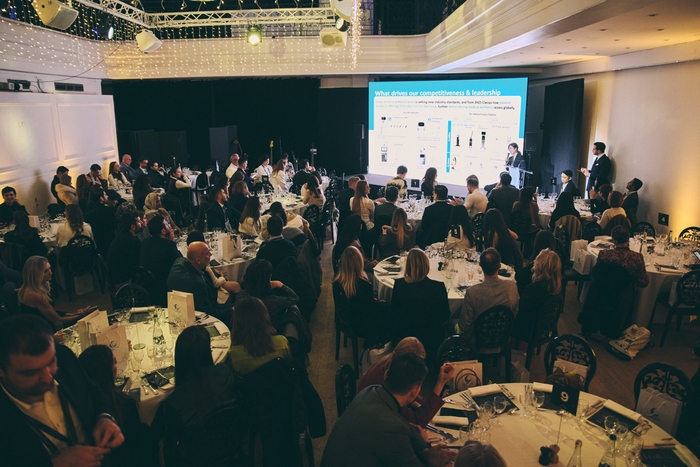 클래시스가 'IMCAS 2026'에서 회사 경쟁력을 설명하고 있다.