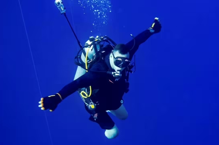 이집트 블루홀 다이빙에 성공한 하반신 마비 장애인 존 가쉬. 사진=뉴욕포스트 / SWNS