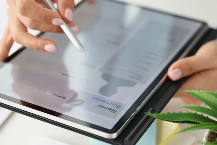 중국의 젊은 세대 사이에서 전 연인을 다른 사람에게 소개하는 '전 애인 추천' 문화가 온라인을 중심으로 확산되고 있다. 사진=게티이미지