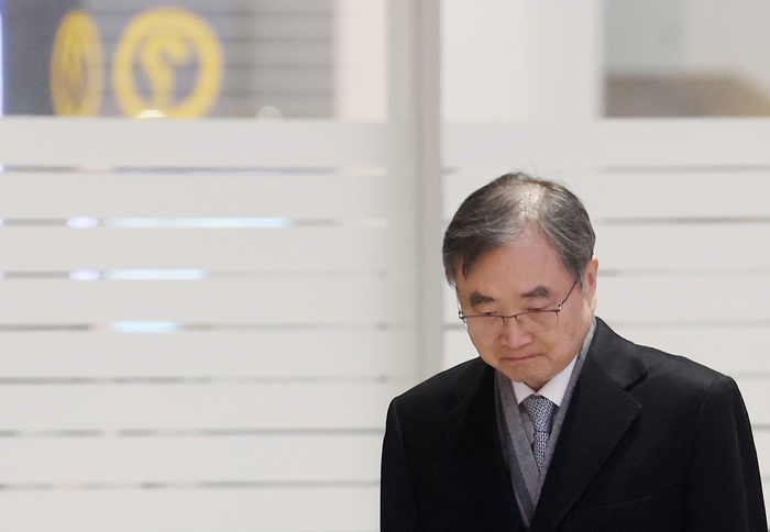 한미 외교장관회담 등을 위해 미국을 방문했던 조현 외교부 장관이 7일 인천국제공항 2터미널을 통해 귀국하고 있다. 연합뉴스