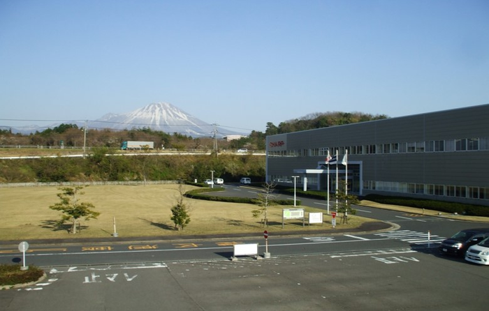 일본 돗토리현에 위치한 샤프 요나고 생산기지. 〈사진 샤프 홈페이지〉