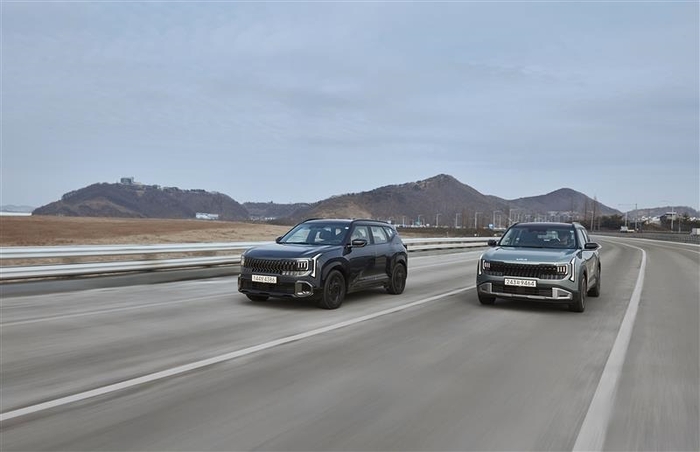 기아 셀토스 1.6 터보 가솔린(왼쪽)과 1.6 하이브리드