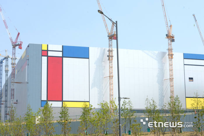 경기도 평택 고덕에 위치한 삼성반도체 평택캠퍼스. 박지호기자 jihopress@etnews.com