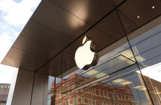 애플이 올가을 공개할 것으로 보이는 폴더블 아이폰 '아이폰 폴드'에 대한 새로운 세부 내용이 전해졌다. 사진=게티이미지