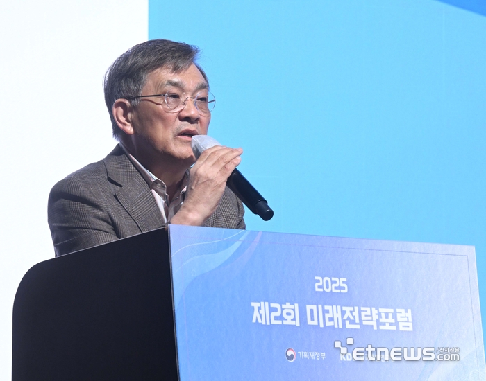 권오현 중장기전략위원회 위원장.  박지호기자 jihopress@etnews.com