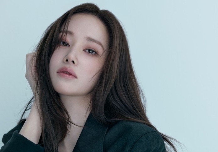 Is Jeon Jong-seo’s ‘Summer’ Agency Breaking the Rules? Discover the Controversy Surrounding Her Late Registration
