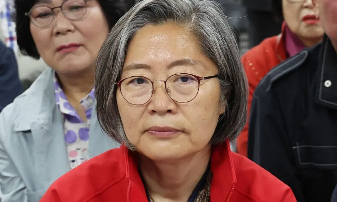 What Happens When You Post Fake News? Insights from the Lee Jae-myung Controversy