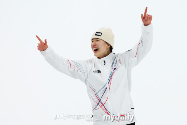 Korean Snowboarder Yoo Seung-eun Makes History with Olympic Bronze in Big Air