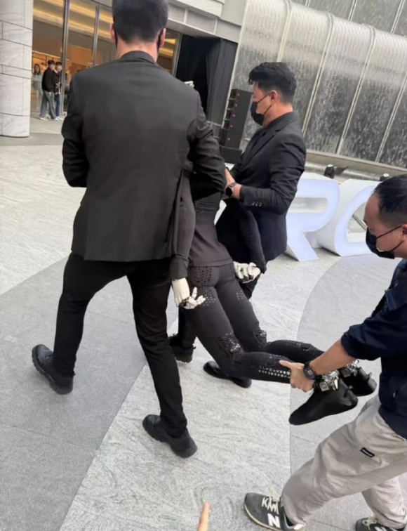 引用：Weibo