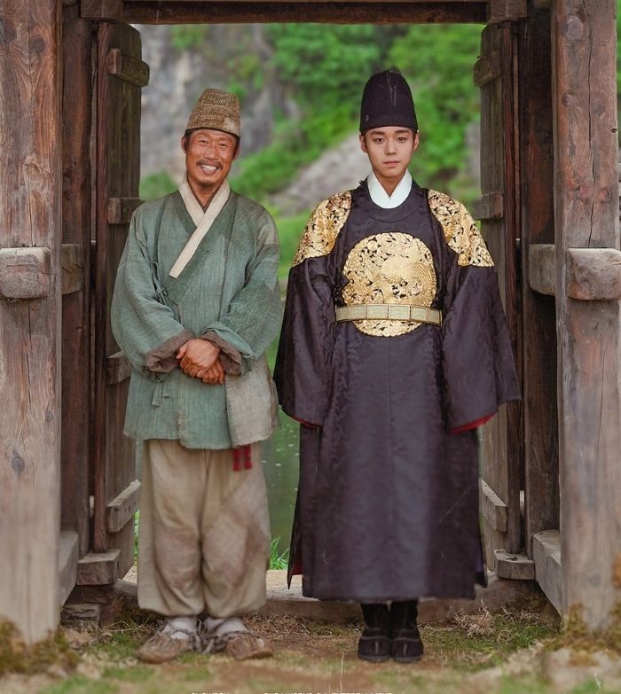 유해진과 박지훈(왼쪽부터)이 주연한 영화 '왕과 사는 남자'의 포스터 이미지. 사진제공=쇼박스