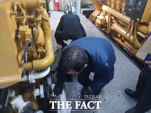 &nbsp;  Technicians perform critical main engine repairs aboard the Dokdo Peace. / Ulleung County