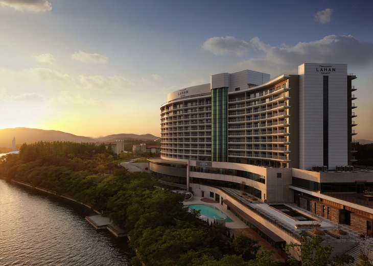 Discover the Unique Local Experiences at Lahan Hotels: A Guide to Culinary Travel in Korea