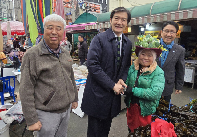 

<figure>” /><figcaption>
<figure></figcaption></figure>
</div>
</div>
		</article>
		<!-- 기사뷰 뉴스 하단 AD -->
		<article class=