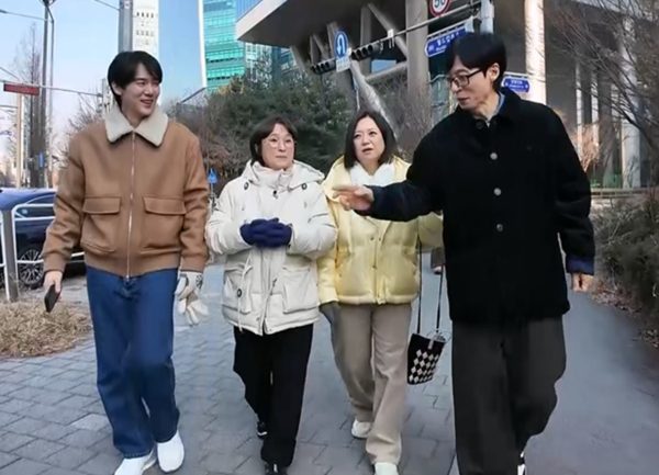 &nbsp;   Song Eun-yi and Kim Sook Bring the Heat on \'Ttimman Nameun,\' Roasting Yoo Jae-suk / Photo: SBS \'Ttimman Nameun\'