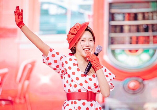 &nbsp;   \'Current King of Singers 3\' Kang Hye-yeon vs. Hong Ja: Underdogs Aim for Comeback Victory / Photo by CREA Studio