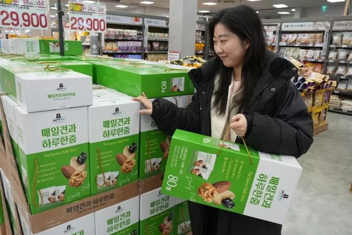 Lotte Mart’s Handy Gift Sets: The Perfect Solution for Lunar New Year Gifting
