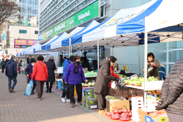 How to Save Big on Lunar New Year Shopping: Daegu’s Direct Market Offers Fresh Produce at Low Prices
