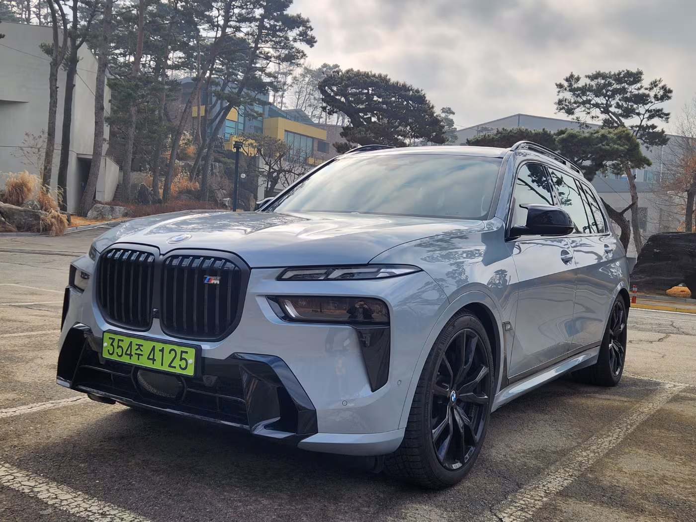 BMW X7 M60i 전면부. /진상훈 기자