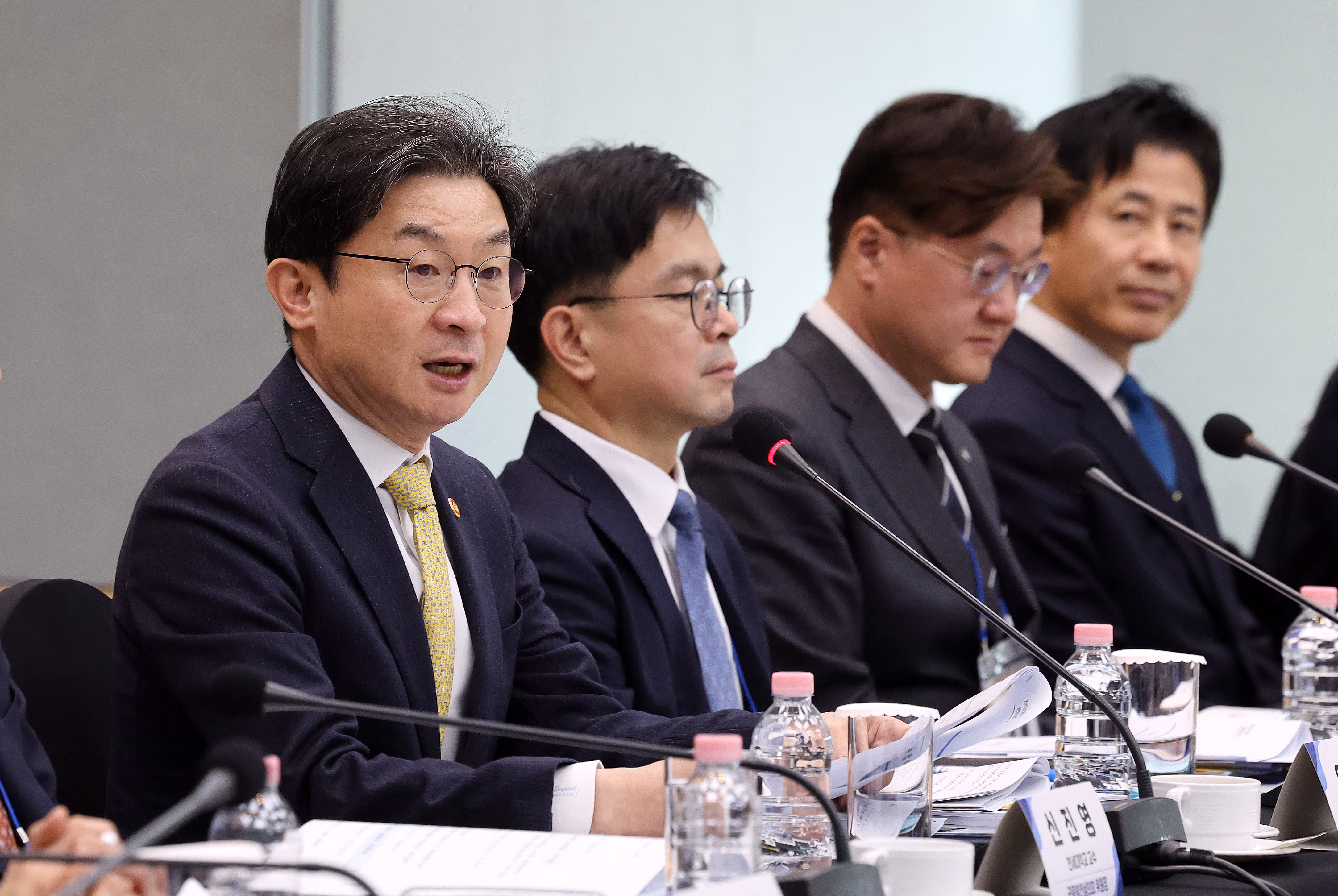 이억원 금융위원장이 9일 서울 중구 예금보험공사 대강당에서 열린 2026년 금융발전심의회 전체회의에서 모두 발언을 하고 있다. /뉴스1