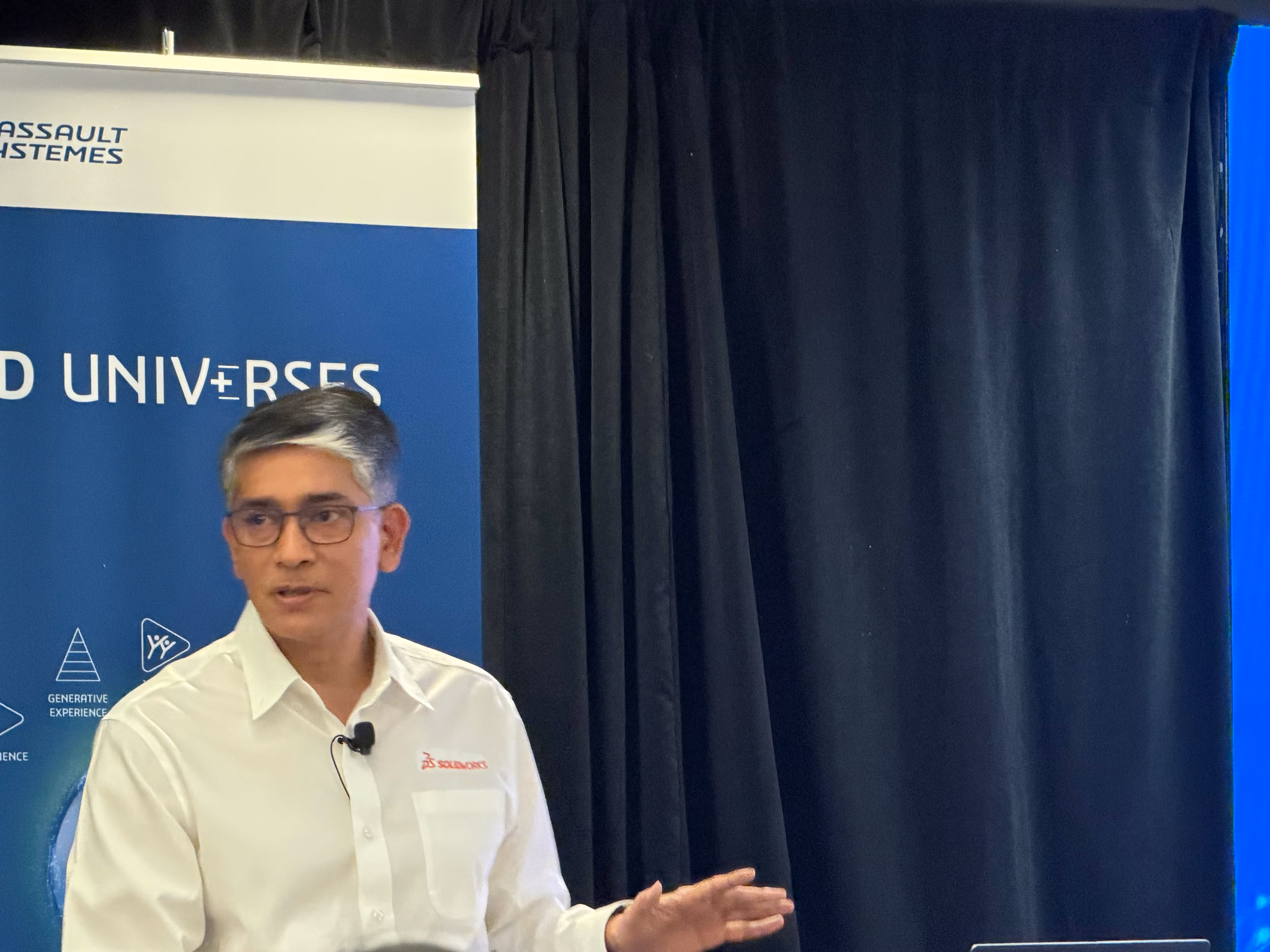 마니쉬 쿠마 솔리드웍스 최고경영자(CEO)가 2일(현지시각) 미국 텍사스주 휴스턴 조지R.브라운컨벤션센터에서 열린 '3D익스피리언스 월드 2026' 기자간담회에서 솔리드웍스에 적용된 신기술에 대해 설명하고 있다. / 이재은 기자