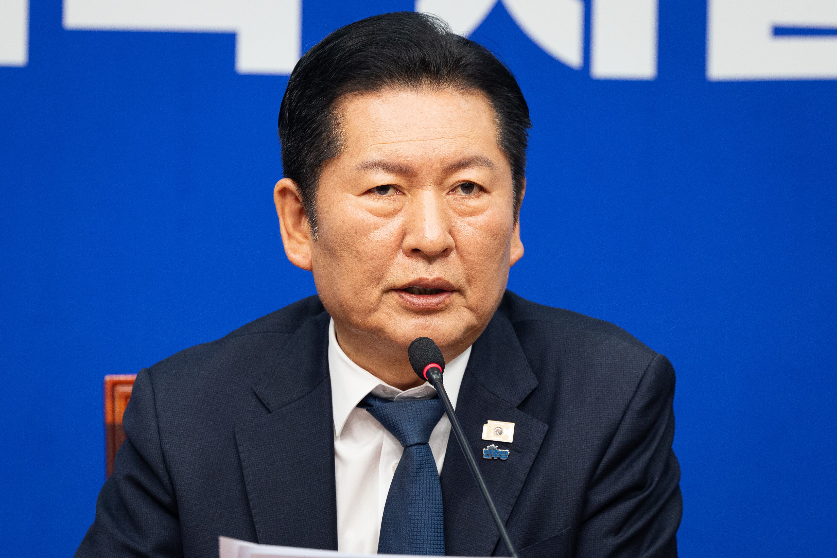 정청래 더불어민주당 대표가 20일 서울 여의도 국회에서 열린 최고위원회의에서 모두 발언을 하고 있다./뉴스1