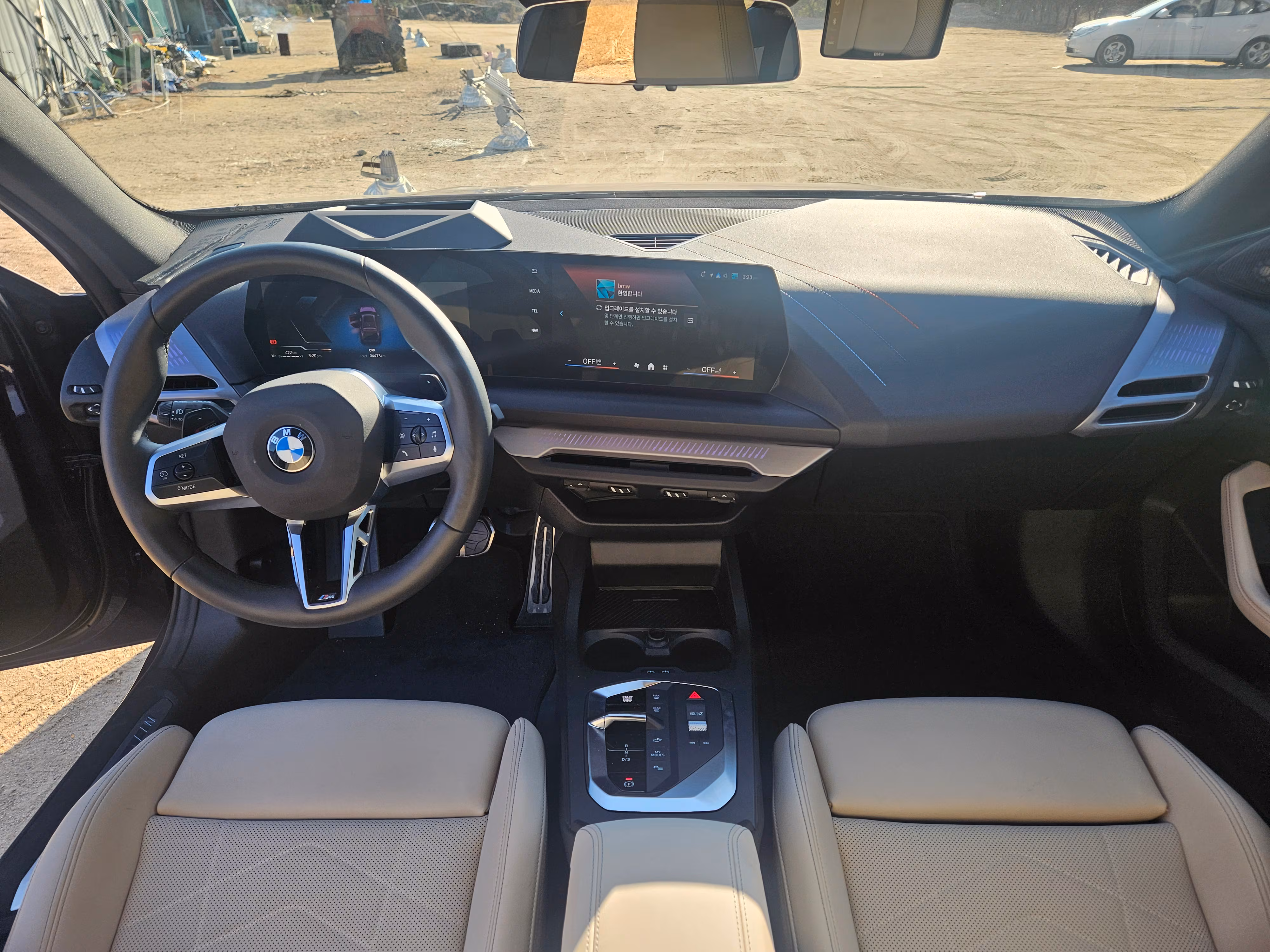 BMW 228 xDrive M sport의 내부 모습. /김지환 기자