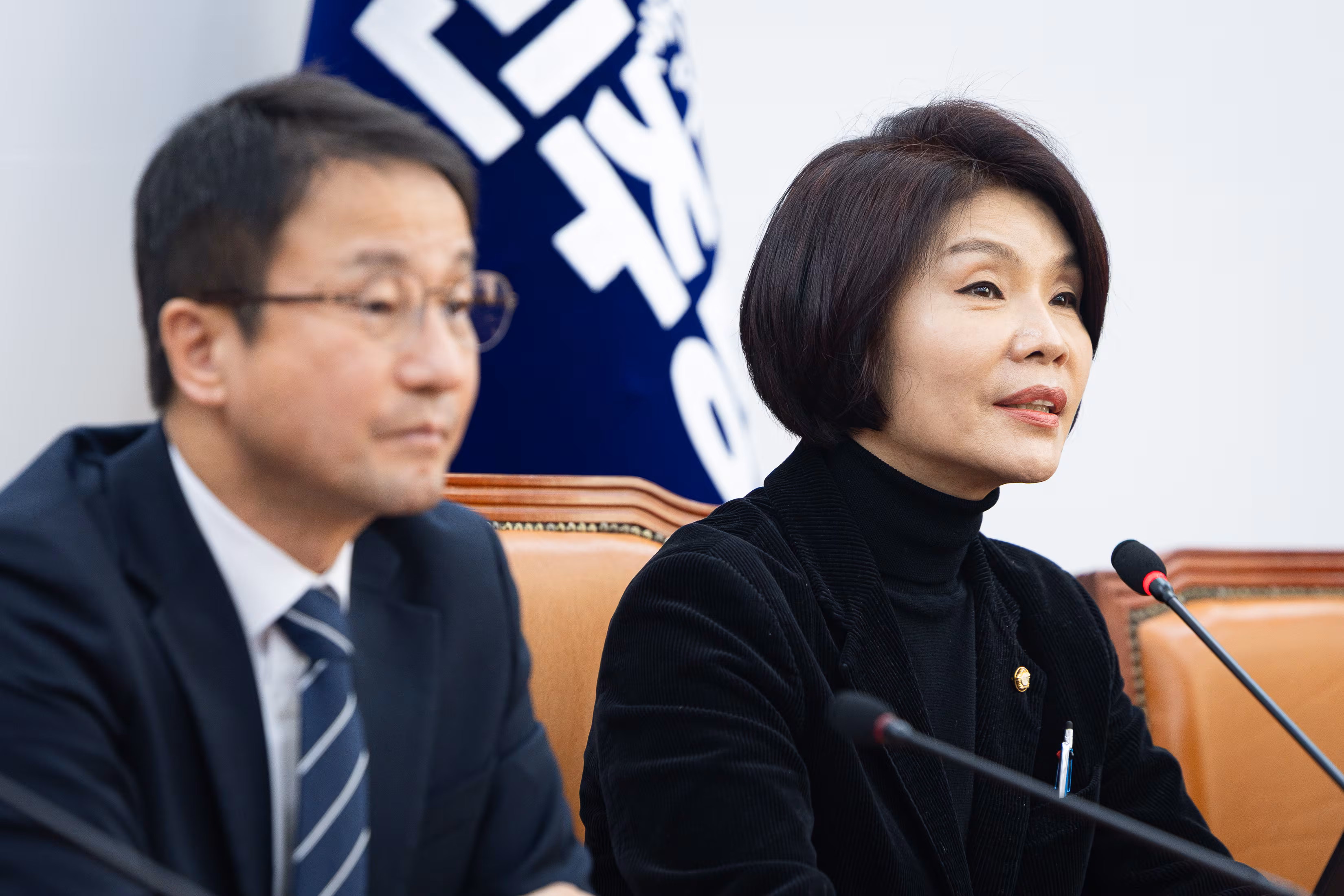 한정애 더불어민주당 정책위의장이 19일 서울 여의도 국회에서 열린 정책조정회의에서 모두 발언을 하고 있다./뉴스1