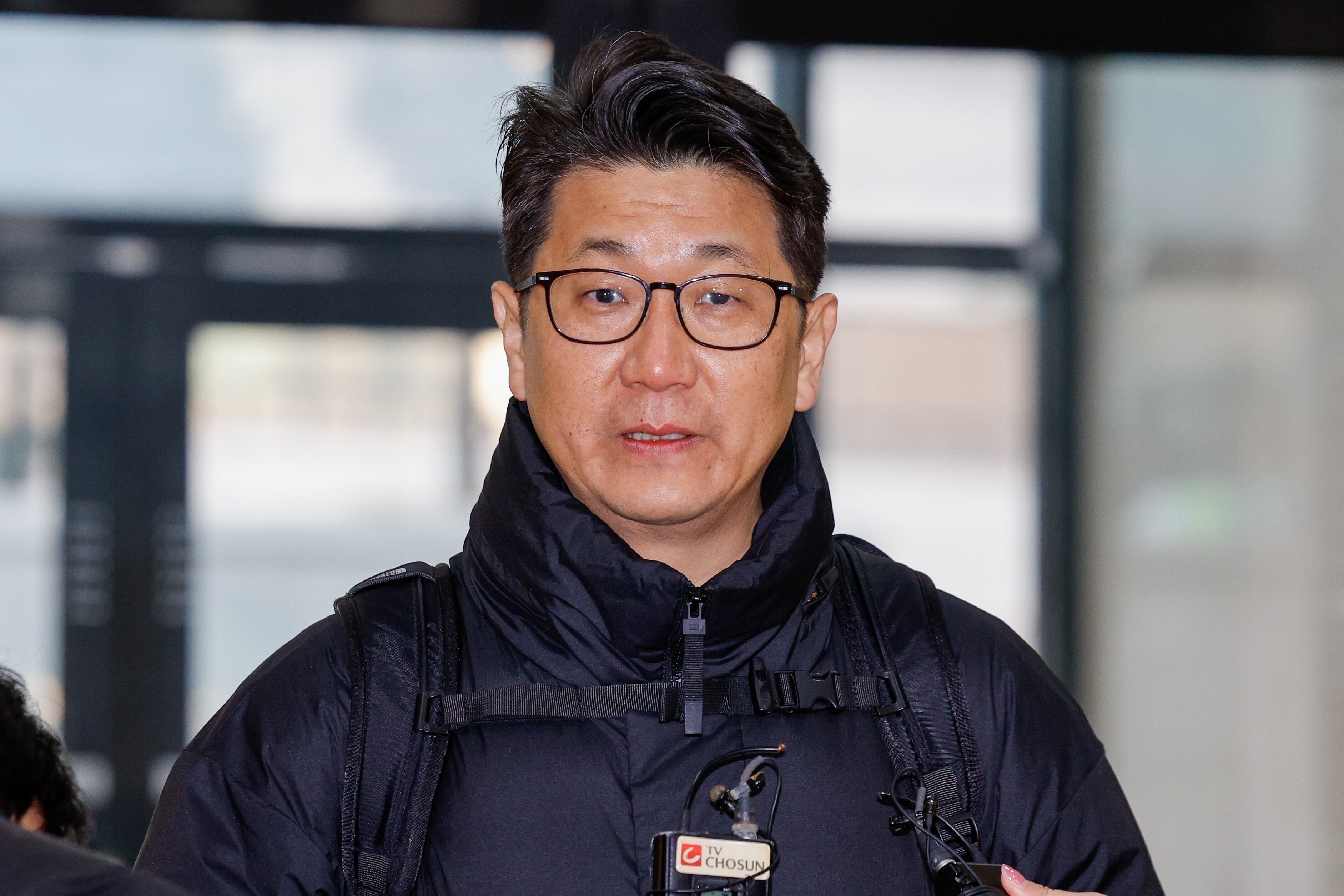 지난해 12월 14일 문지석 광주지검 부장검사가 서울 서초구 안권섭 특별검사팀 사무실에서 '쿠팡 일용직 노동자 퇴직금 미지급 사건' 관련 참고인 조사에 출석해 취재진 질문에 답하고 있다./뉴스1