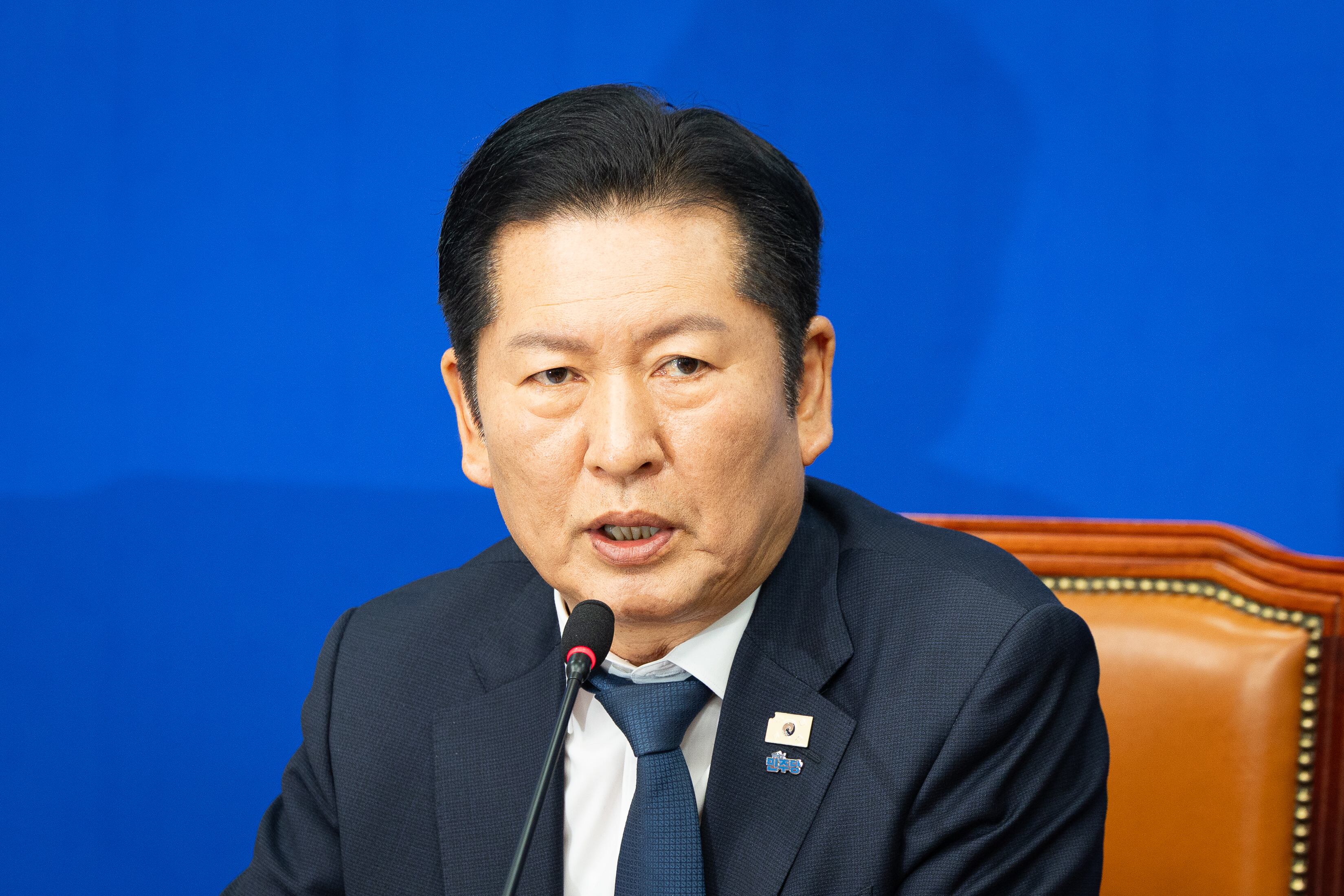 정청래 더불어민주당 대표가 20일 서울 여의도 국회에서 열린 최고위원회의에서 모두 발언을 하고 있다./뉴스1