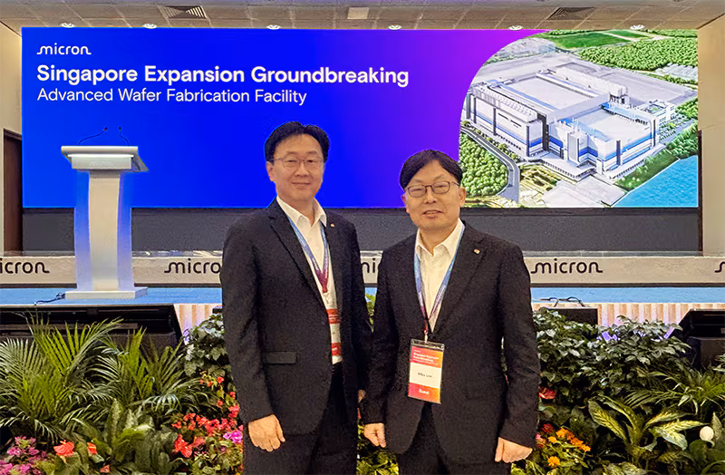 오영주 한미반도체 싱가포르 법인장(왼쪽)과 이명호 한미반도체 부사장이 지난 1월 27일(현지시각) 마이크론 싱가포르 웨이퍼 제조공장 기공식에 참석했다./한미반도체