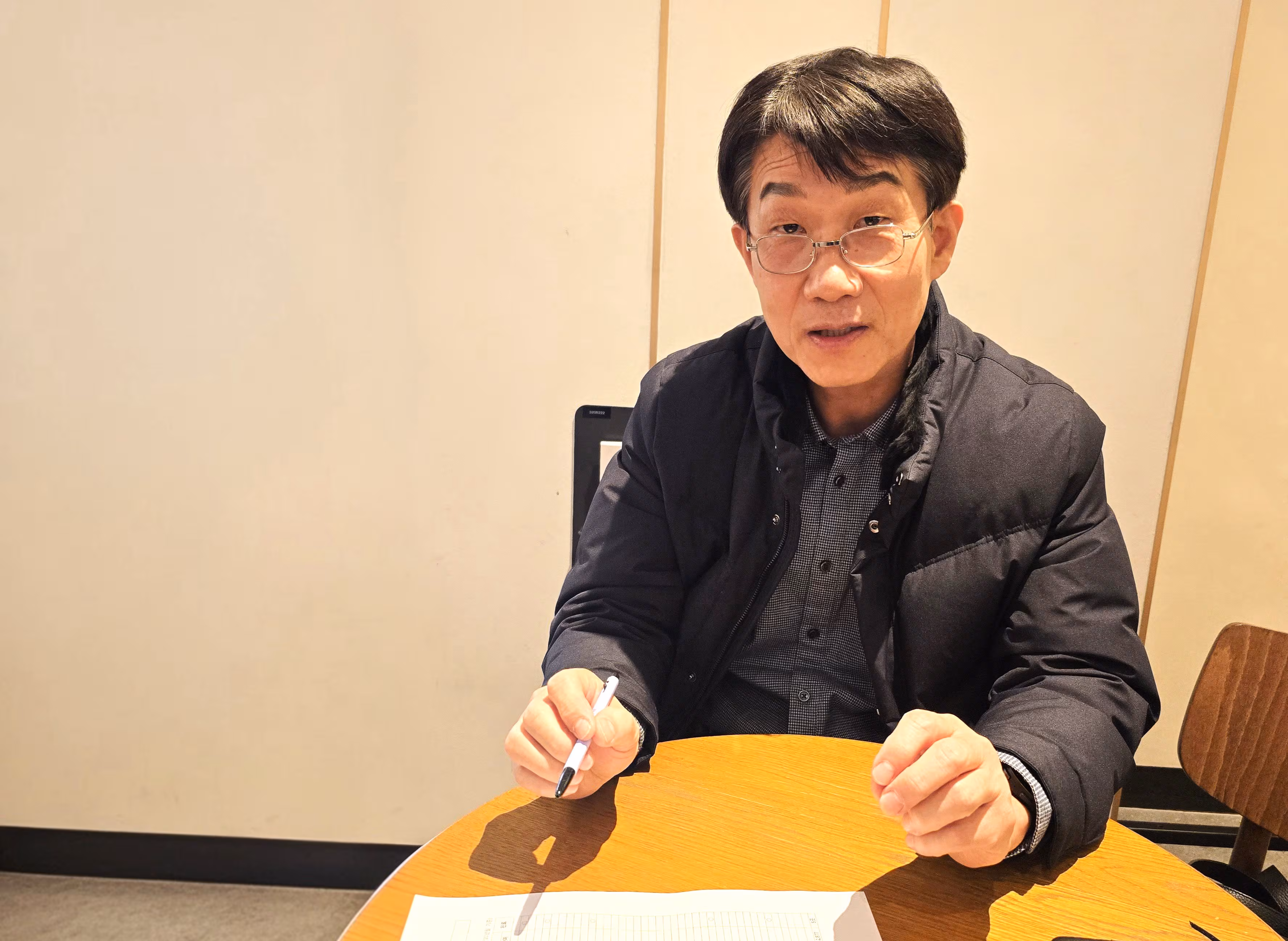 정태성 지뢰대응기술협회 사무국장이 지난 12일 지뢰 대응 국가 표준(NMAS)의 필요성을 설명하고 있다. /권오은 기자