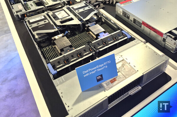 인텔 제온 6 프로세서를 탑재한 델 파워엣지 R770 서버 / 권용만 기자