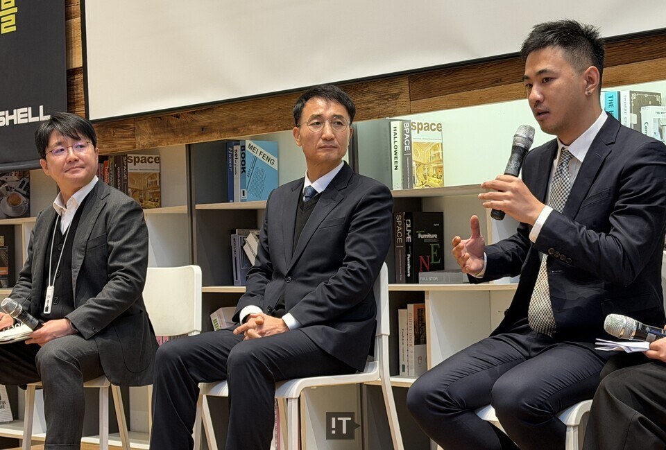 (왼쪽부터) 정원익 브이디로보틱스 부사장, 함판식 브이디로보틱스 대표, 인거스 판(Angus Pan) 하이퍼쉘 최고제품책임자(CPO) / 김경아 기자