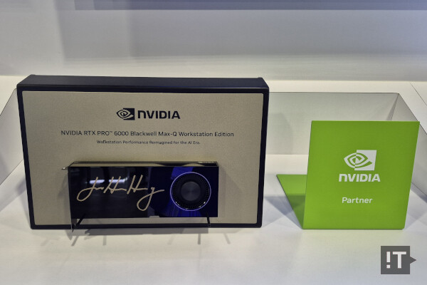 엔비디아 RTX 프로 6000 블랙웰 그래픽카드 / 권용만 기자