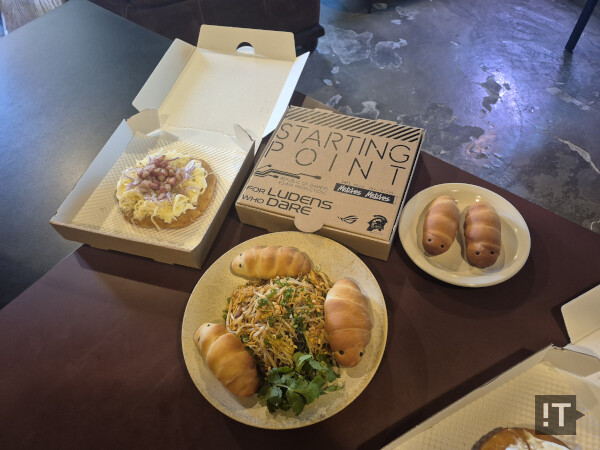 매장내 음식에도 세계관 특유의 분위기가 반영됐다. / 권용만 기자