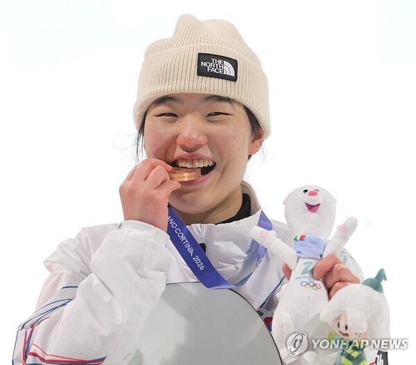 동메달 획득한 스노보드 빅에어 유승은(사진제공  연합뉴스)