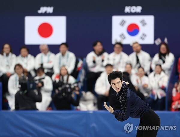 연기 펼치는 차준환(사진제공  연합뉴스)