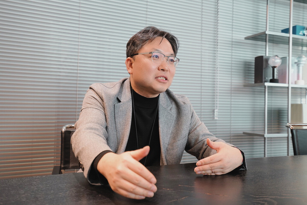 How Hive’s Acquisition of Ithaca is Transforming K-Pop’s Global Strategy: Insights from CFO Lee Kyung-joon