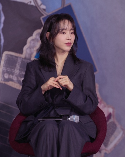 &nbsp;  Shin Hye-sun discussed her on-screen chemistry with Lee Jun-hyuk. / Netflix
