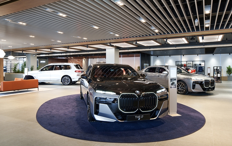 BMW 드라이빙 센터. 미니 전시 존. BMW 럭셔리 클래스 라운지. / BMW 그룹 코리아