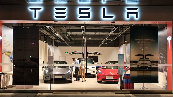 테슬라 중국 상하이 매장 [사진: 셔터스톡]